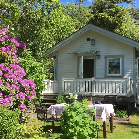 Stuga I Naturskoent Omrade Pa Vaestra Tjoern Saby Ngoại thất bức ảnh
