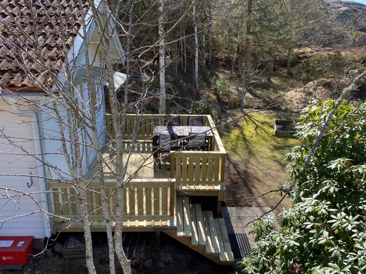 Stuga I Naturskoent Omrade Pa Vaestra Tjoern Saby Ngoại thất bức ảnh